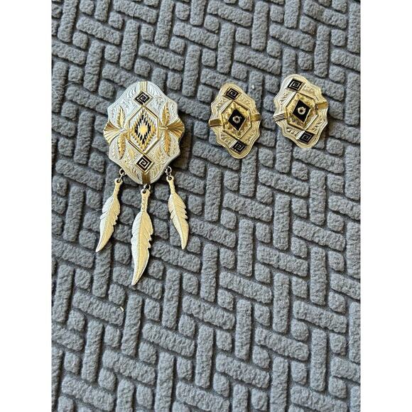 Montana Silversmiths Southwestern Aztec Earring & Brooch With Feathers Set - Picture 7 of 7